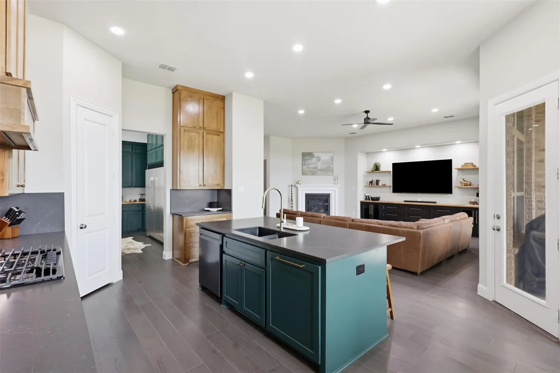 Photo of 3437 Ridgecross Drive