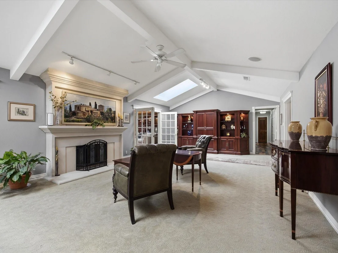 Photo of 625 Estates Drive