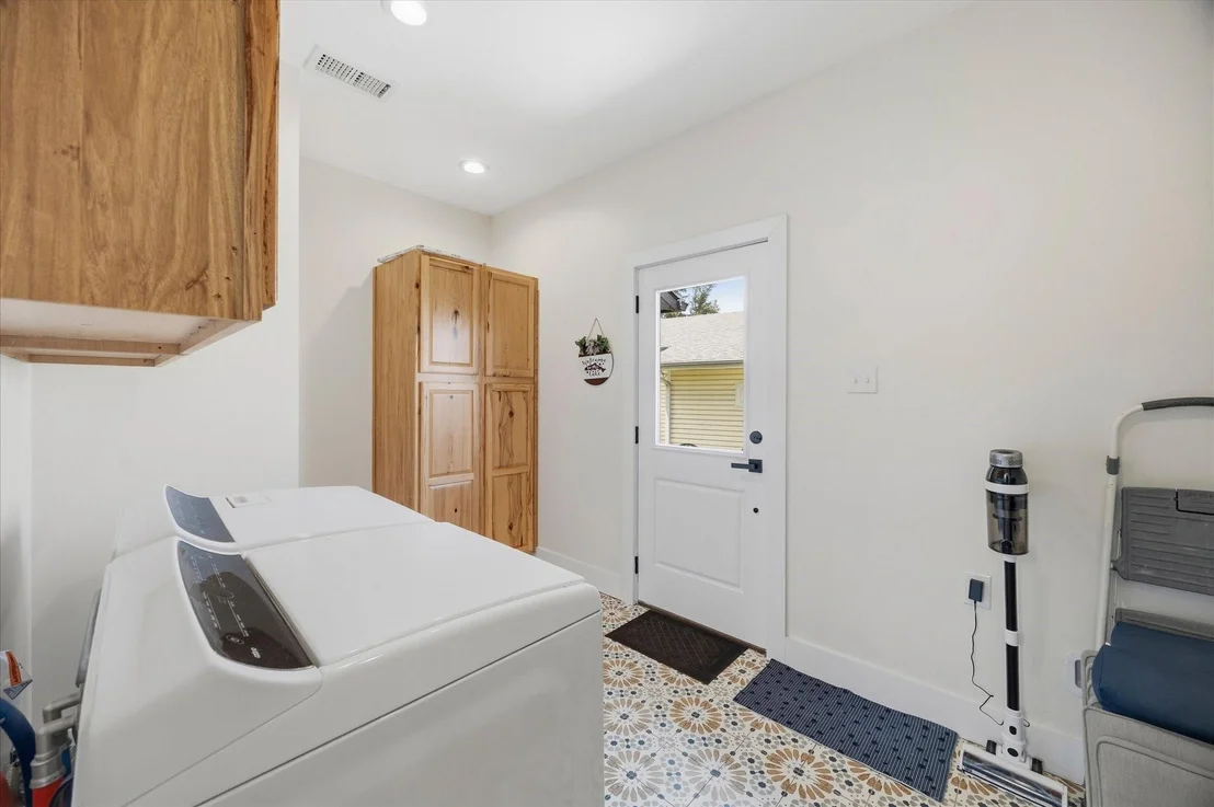 Photo of 524 Sampan Drive