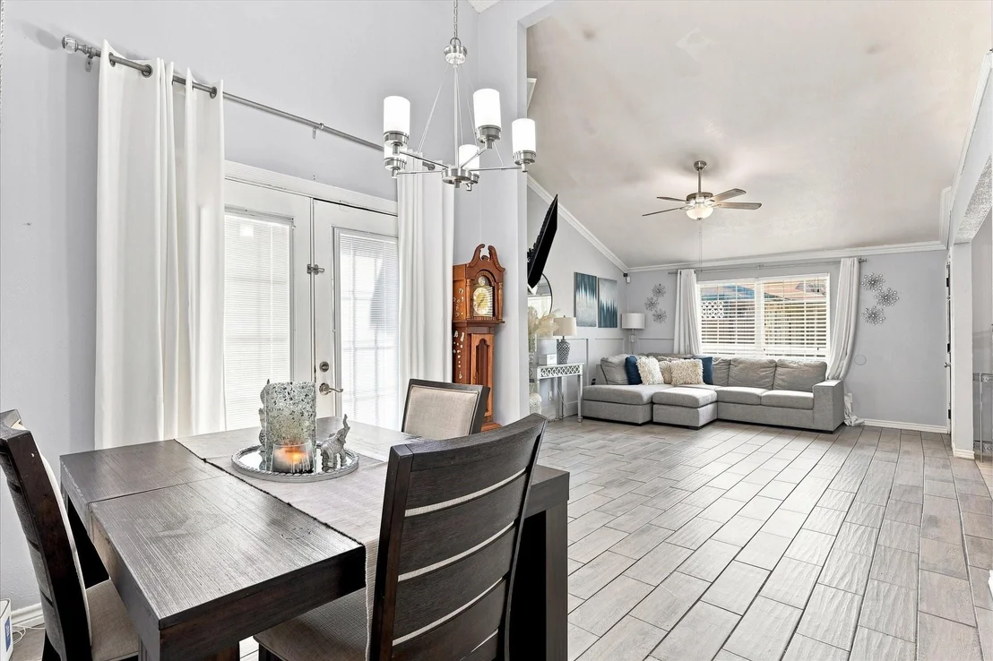 Photo of 420 Vincent Street
