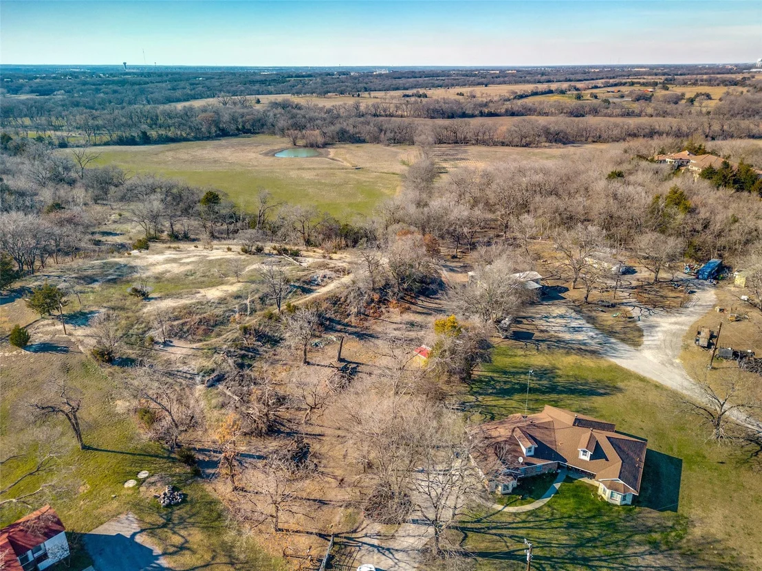 Photo of 2111 Private Road 5499