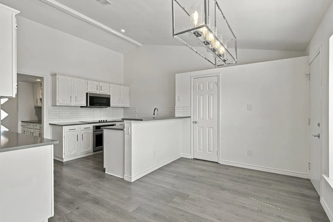 Photo of 4405 Queen Circle