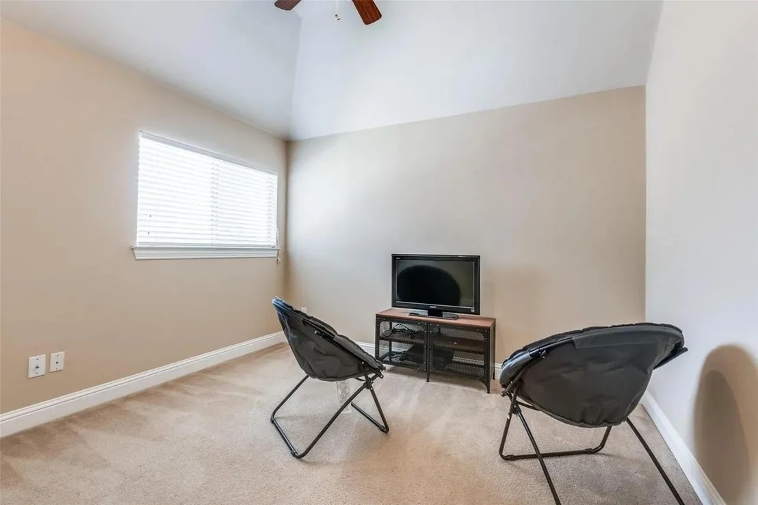Photo of 830 Woodview Drive