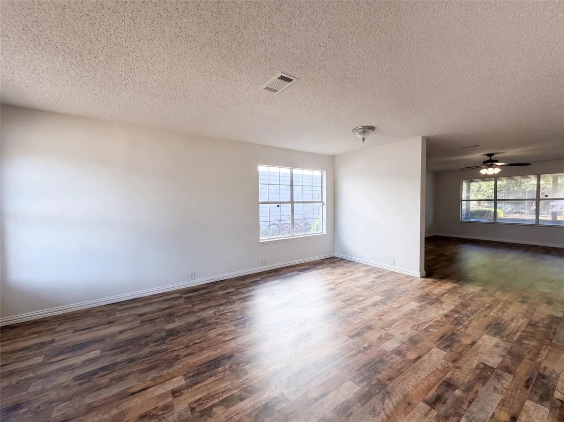 Photo of 4325 Falcon Drive