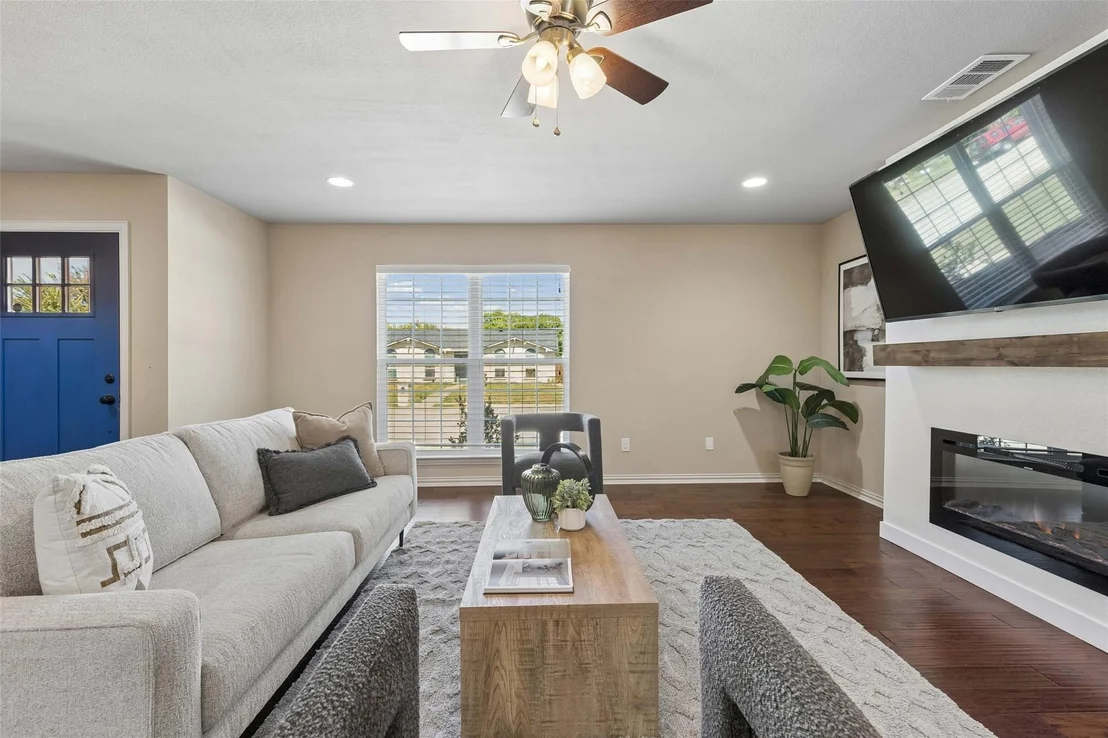 Photo of 8106 Woodside Road