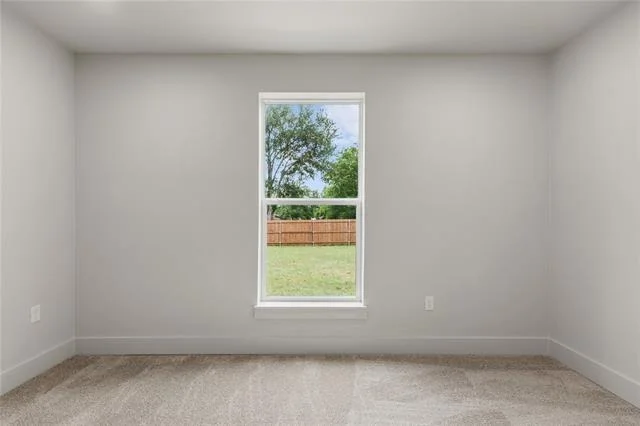 Photo of 502 W 6th Street