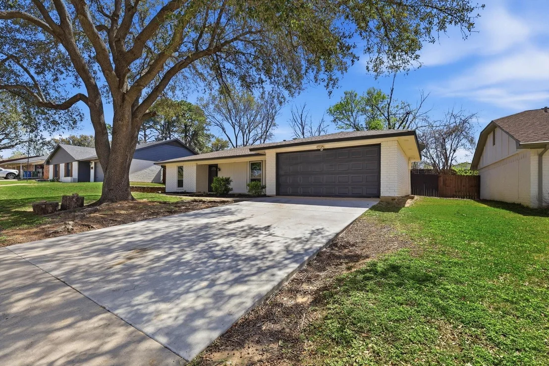 Photo of 2211 Sierra Drive