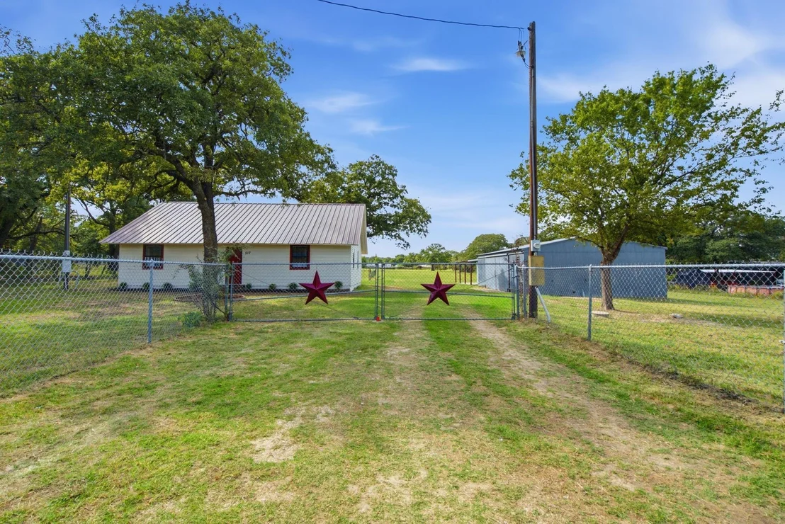 Photo of 517 Sandy Oaks Road