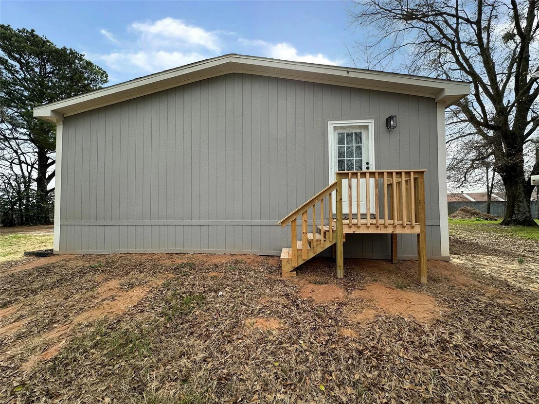 Photo of 2072 N State Highway 37