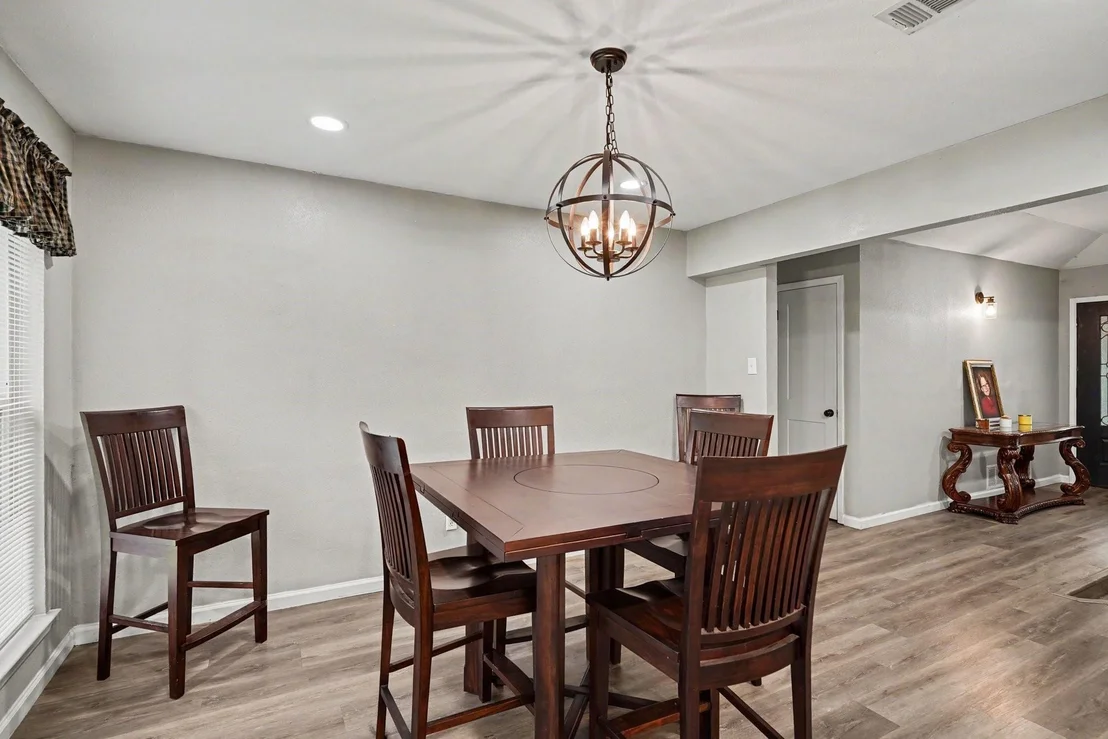 Photo of 1908 Thousand Oaks Drive