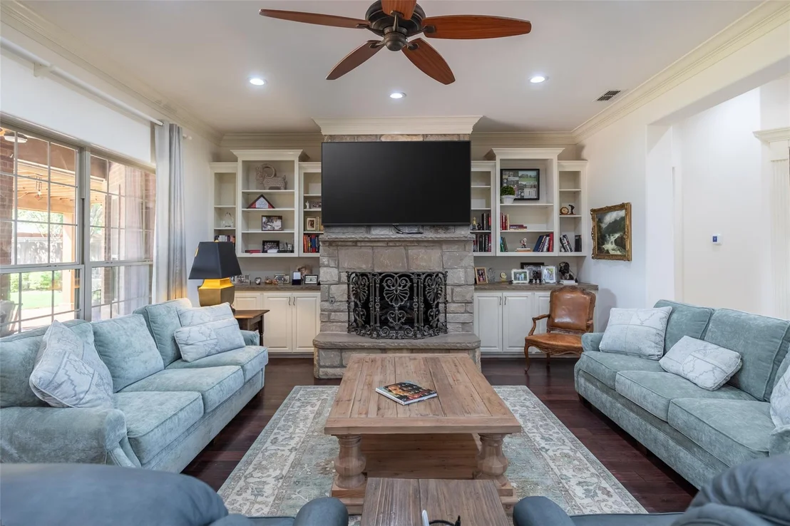 Photo of 2301 Lynbrook Drive