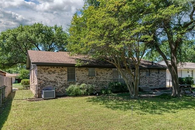 Photo of 2530 Robin Lane