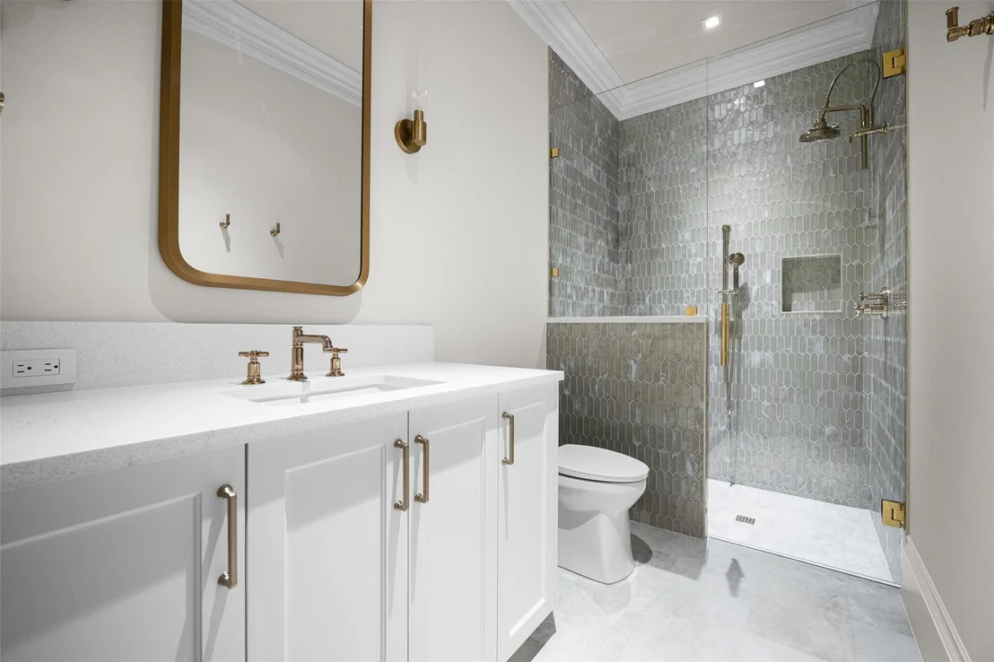 Photo of 402 Lakeway Drive