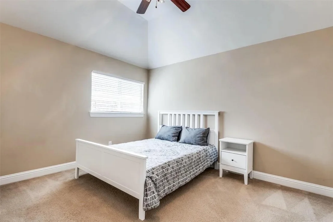 Photo of 830 Woodview Drive