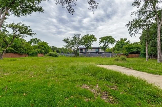 Photo of 5006 Pebblebrook Drive
