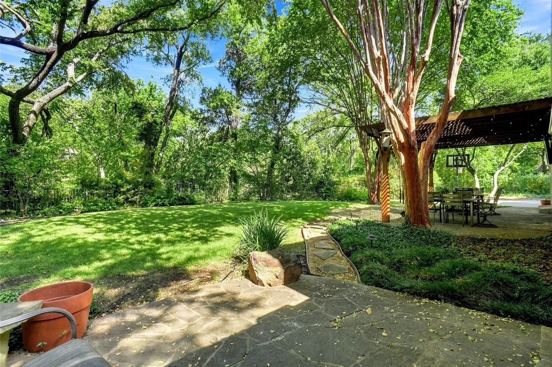 Photo of 933 Blue Lake Circle
