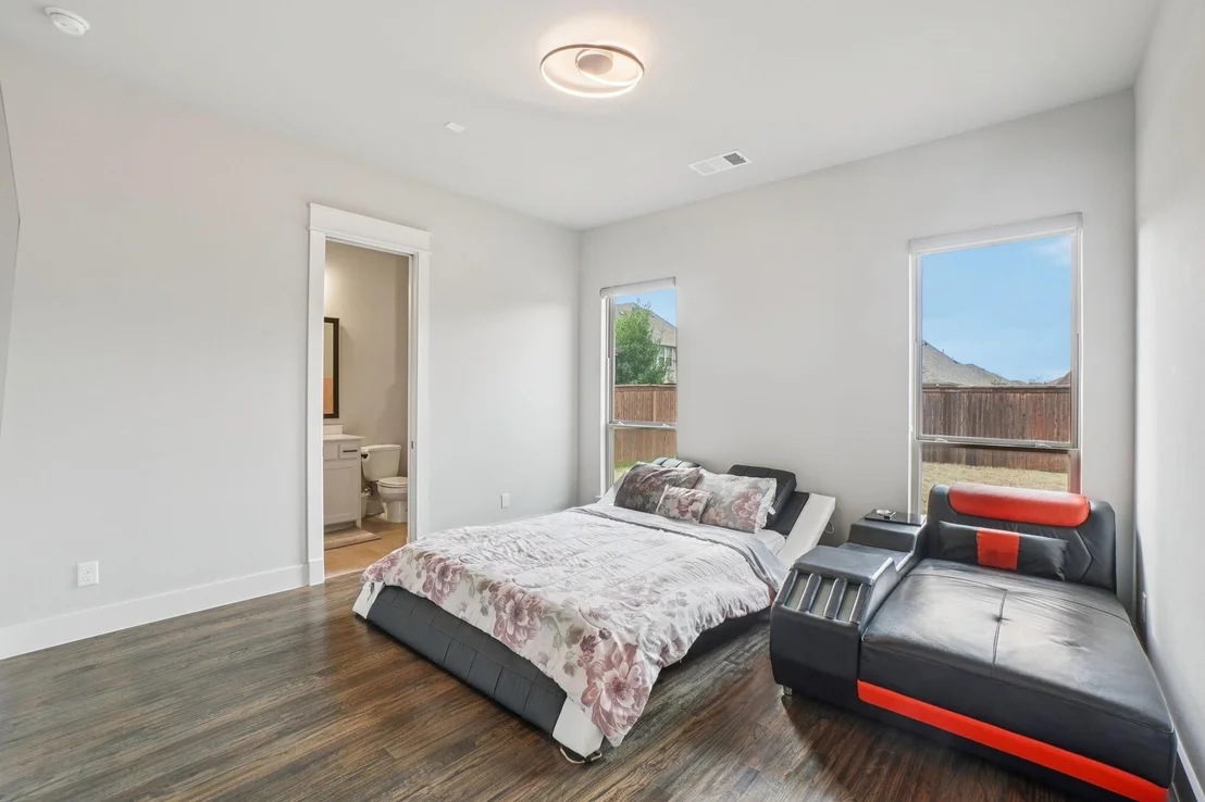 Photo of 4101 Parkview Boulevard