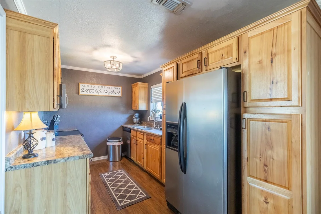 Photo of 1948 Elmdale Road S