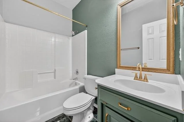 Photo of 2212 Summit Drive