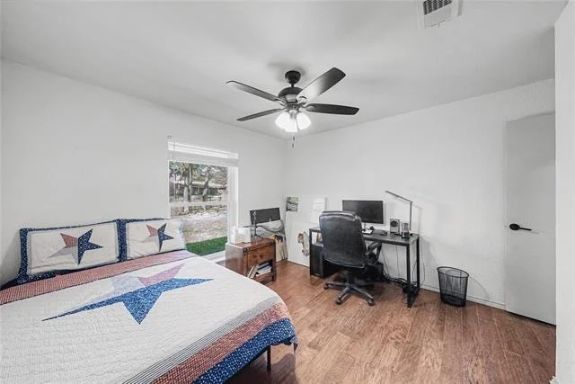 Photo of 2415 Lakeview Circle