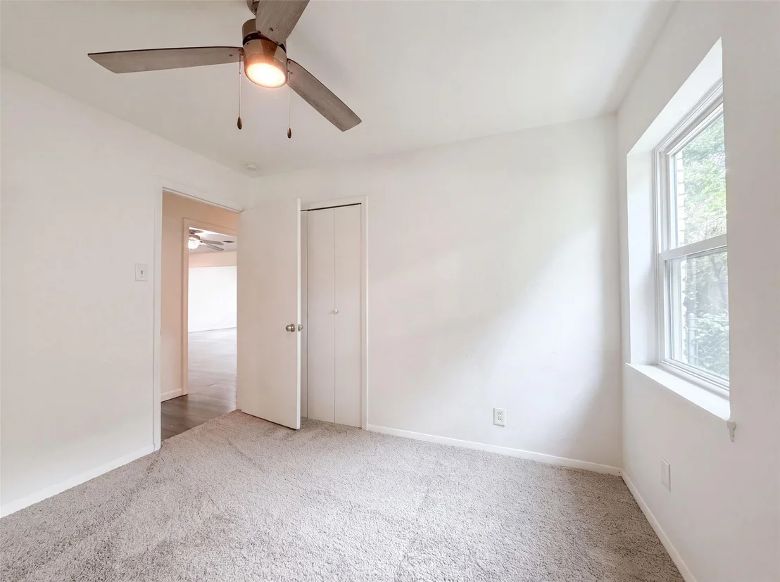 Photo of 1805 Brookview Drive