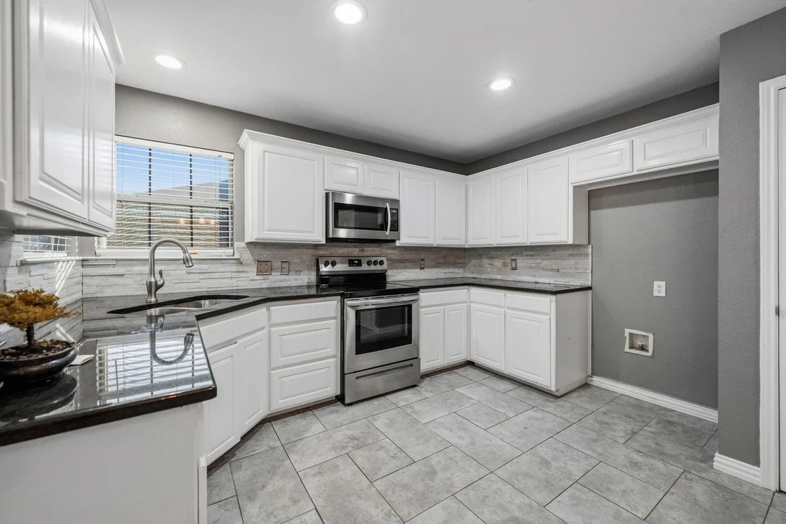 Photo of 607 Meadowbrook Drive