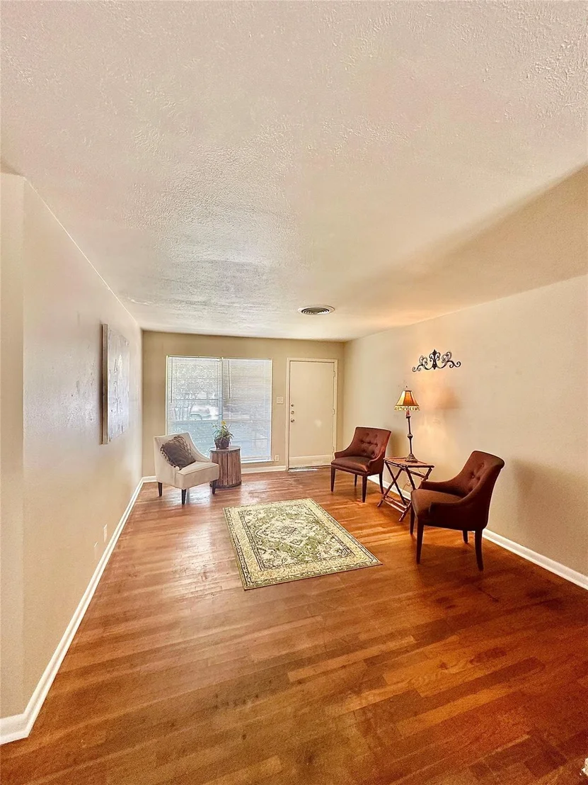 Photo of 817 Laguna Drive