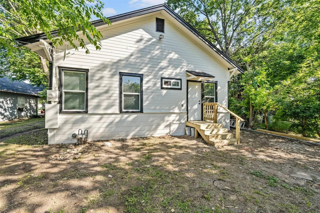 Photo of 3104 Homan Avenue