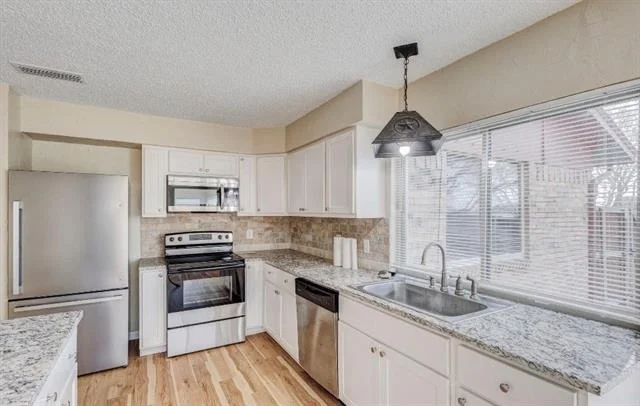 Photo of 2101 Deerfield Drive