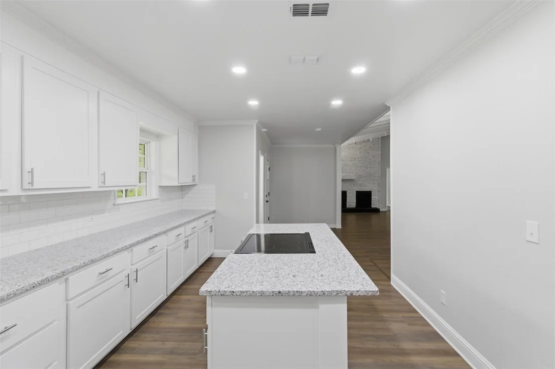 Photo of 325 Sunset Boulevard
