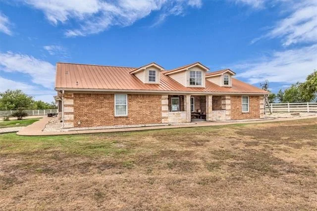 Photo of 1064 Warren Road