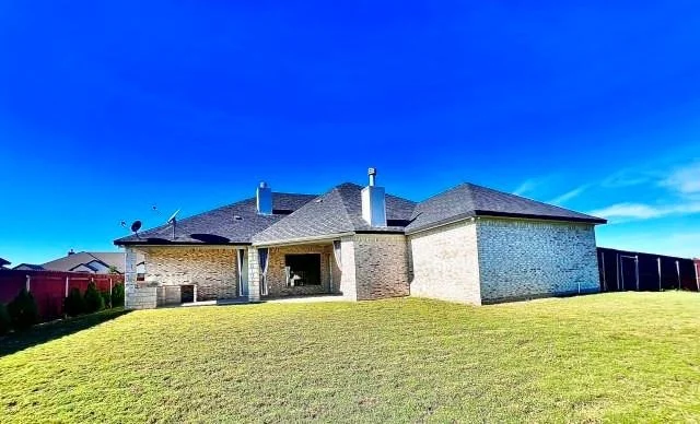 Photo of 401 Willow Drive