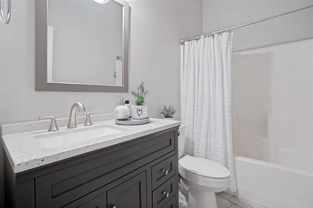 Photo of 3901 Denridge Lane