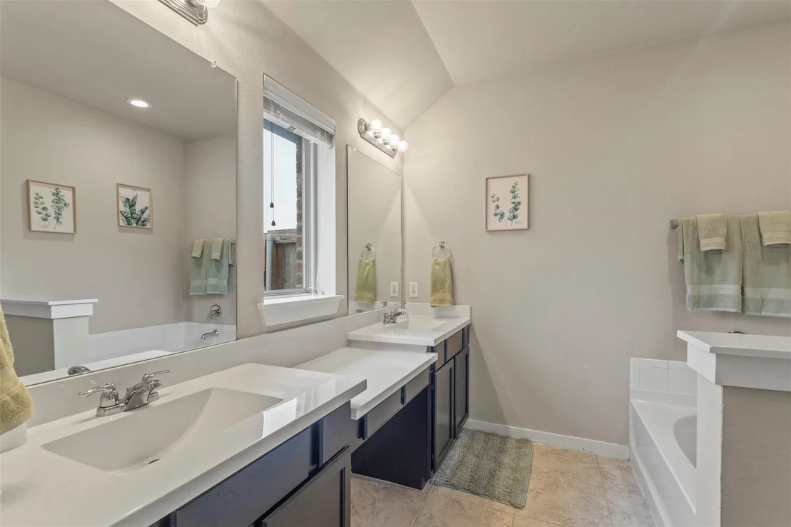 Photo of 1300 Lawnview Drive
