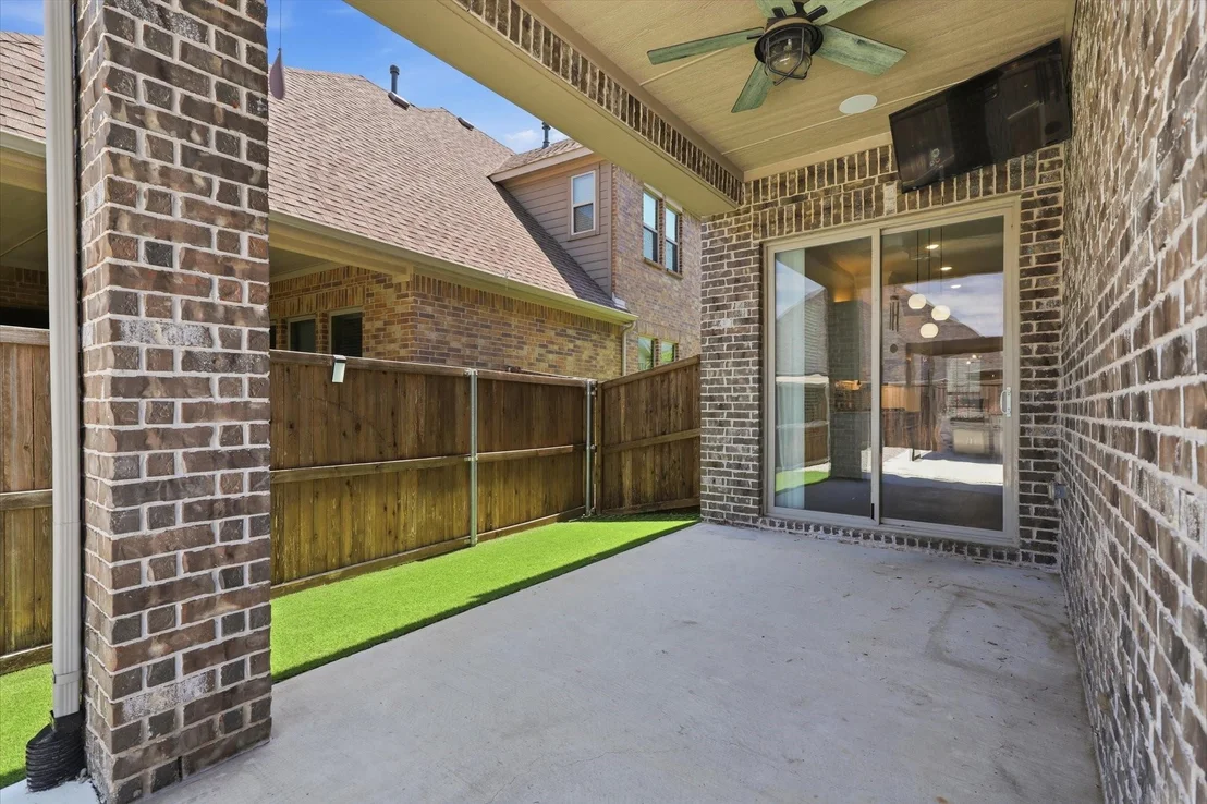 Photo of 2433 Mare Road