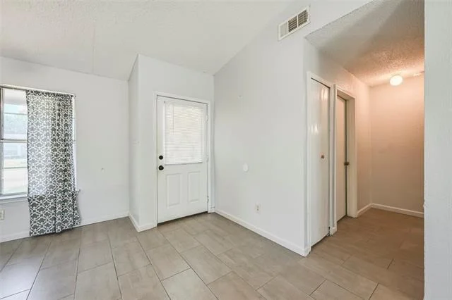 Photo of 1417 Caplin Drive