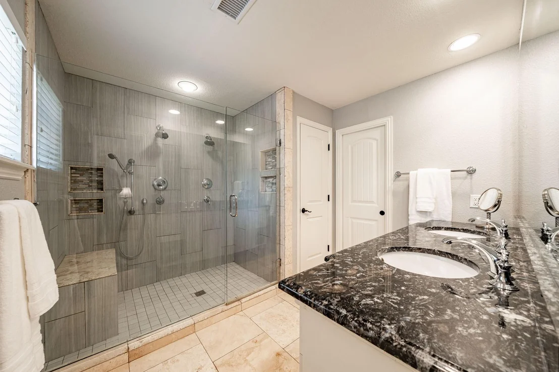 Photo of 1825 Elmwood Drive