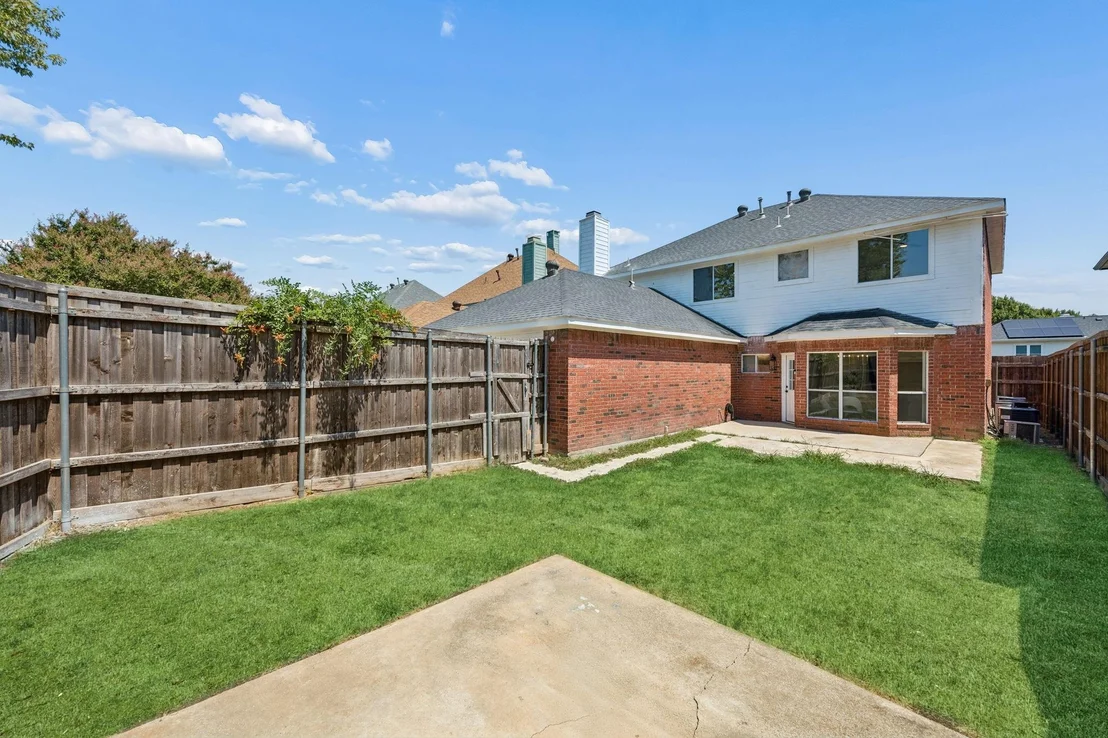 Photo of 6729 Macintosh Drive