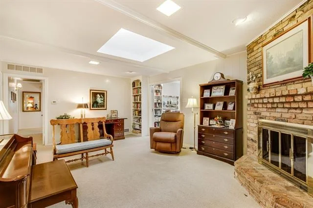 Photo of 331 Robin Way