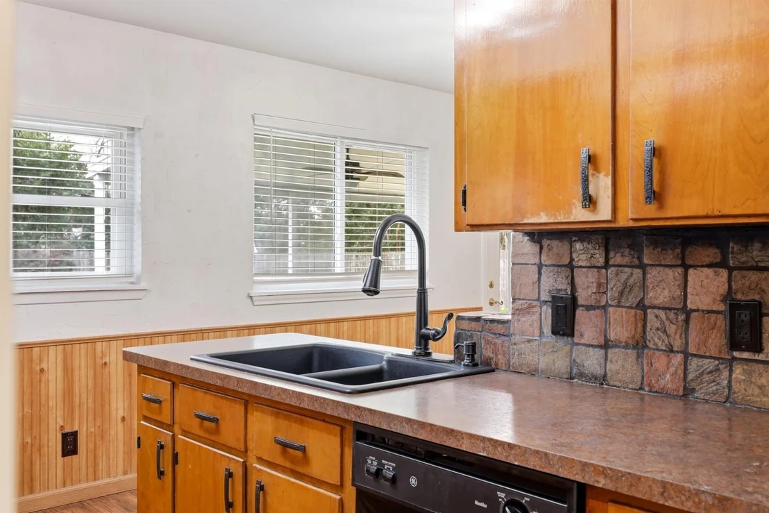 Photo of 806 Waggoner Drive