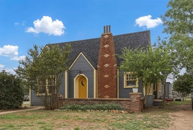 Photo of 512 Yucca