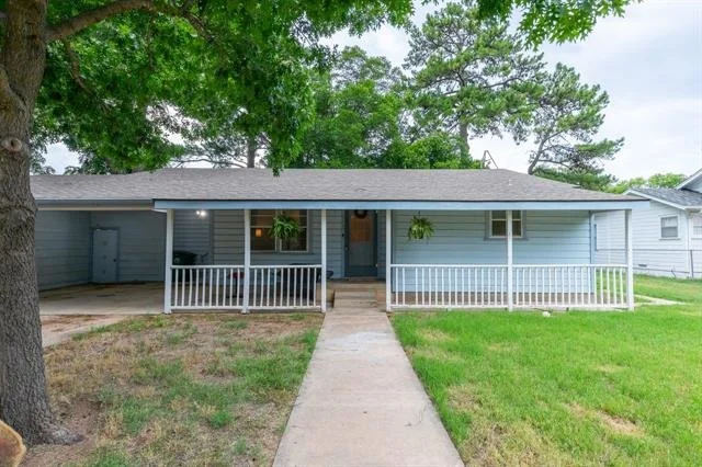 Photo of 513 Reeves Street