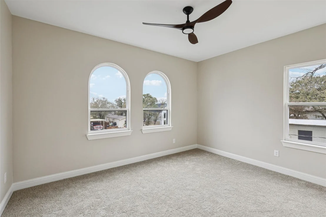 Photo of 1713 Highland Drive W
