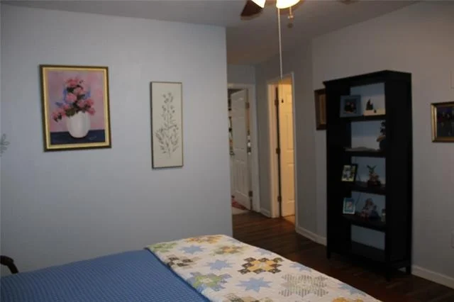 Photo of 208 PARK DR