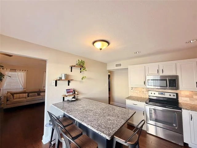 Photo of 332 Willow Springs Drive