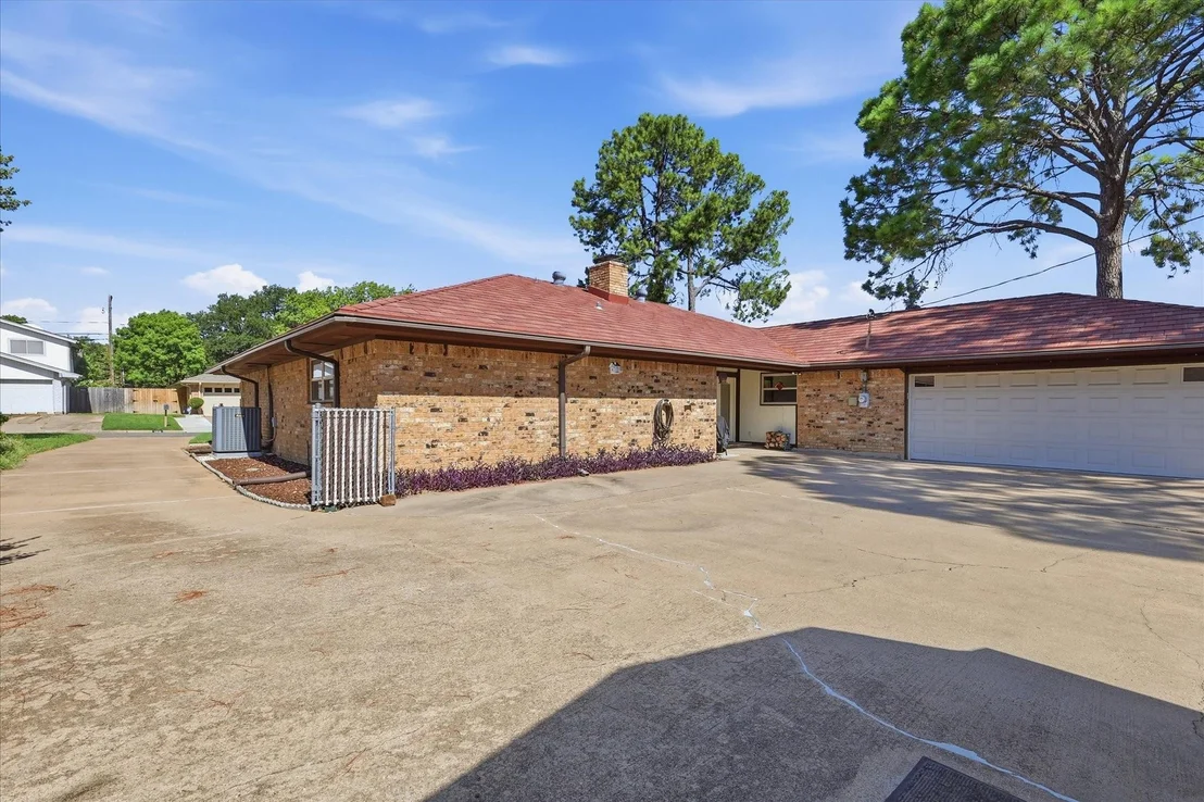 Photo of 2509 Radcliffe Drive