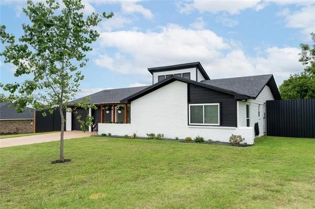 Photo of 139 Moses Manor Drive