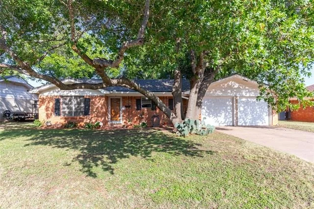 Photo of 2310 Crescent Drive