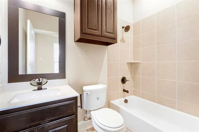 Photo of 123 White Oak Lane