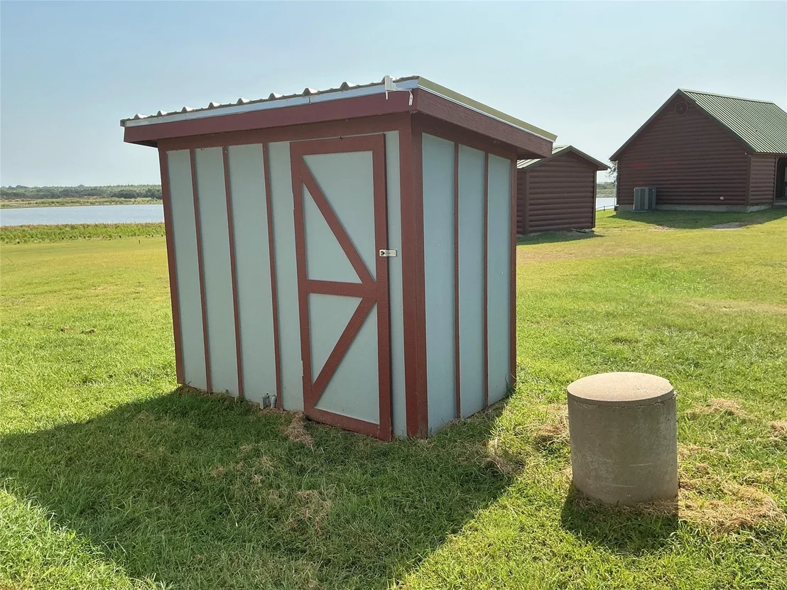 Photo of 333 Lake Point Road